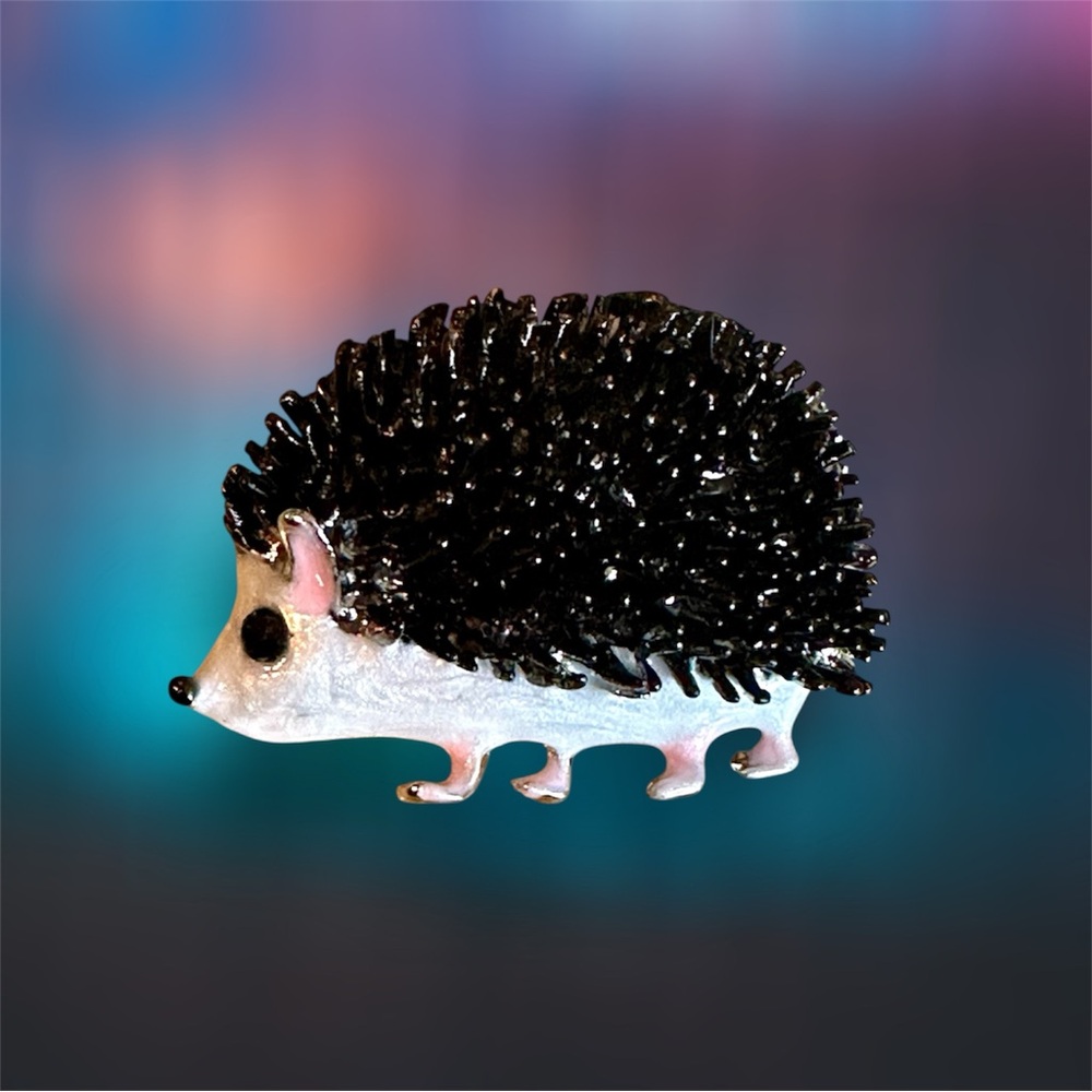 Adorable hedgehog pin brooch, pendant option, Silvertone alloy metal NWOT